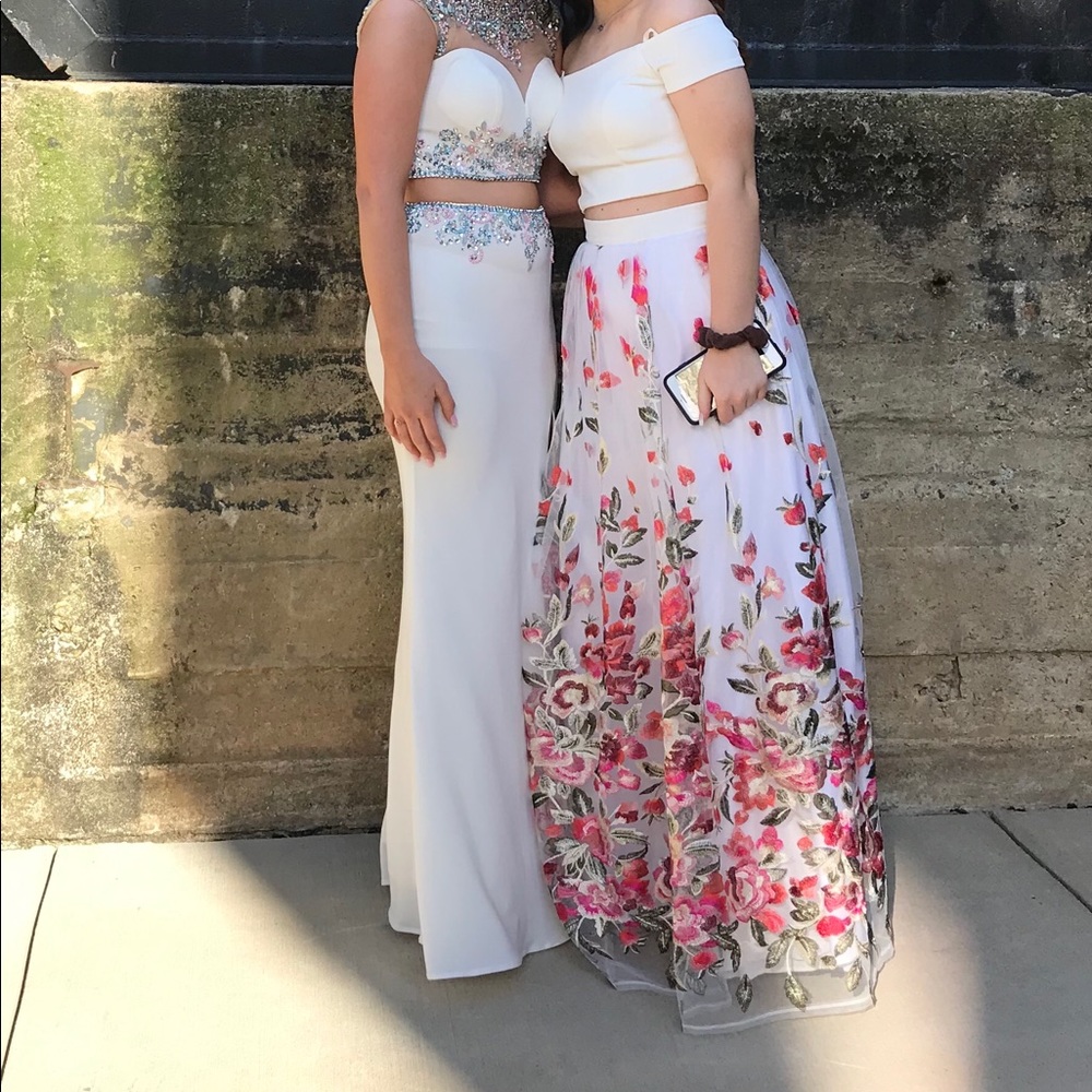 Prom/Formal Dress - Picture 2 of 5